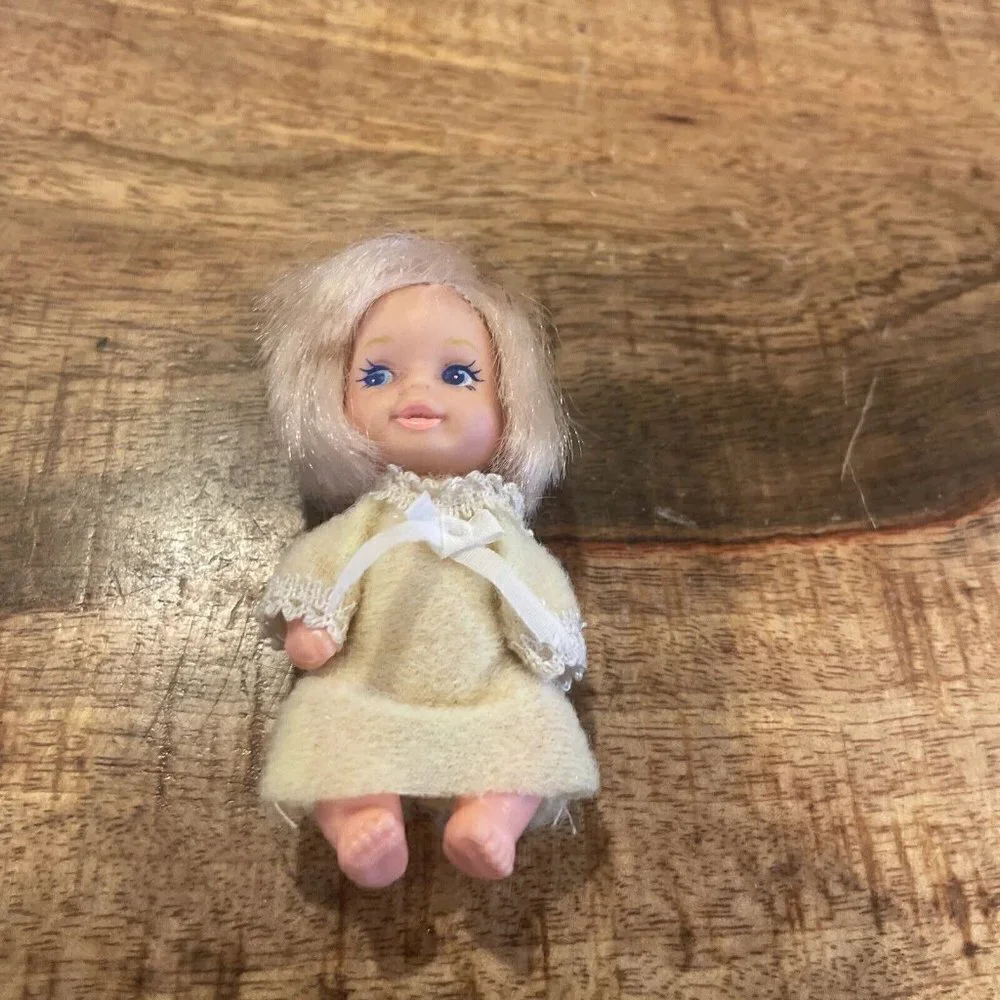Vintage Kidco 1981 Baby Doll Yellow Nightgown Blonde Hair Fashion Doll 3”